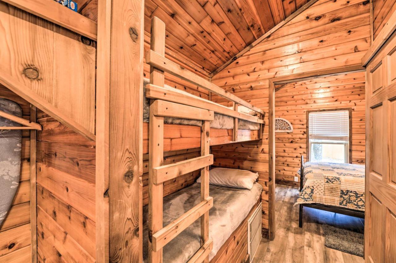 Charming New Bern Log Cabin - Pets Welcome! Buitenkant foto